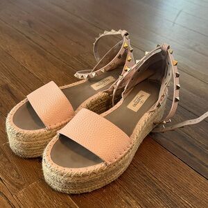 19:01 Valentino Rockstud Platform Espadrille